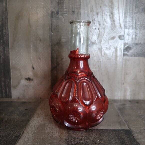 Vintage L.E. Smith Red Glass Moon & Stars Decenter w/o Stopper Recycled Spain - Picture 1 of 6